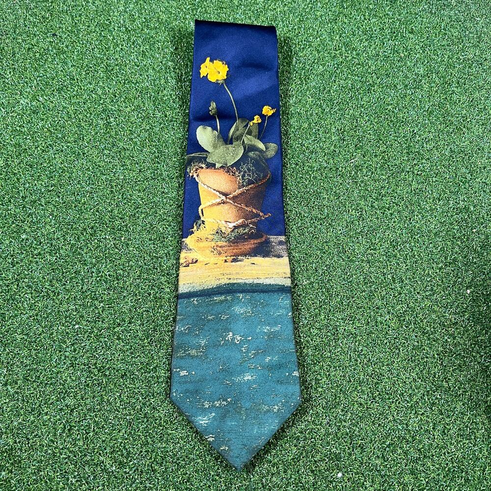 Vintage Structure Vibrant Botanical USA Silk Pointed Neck Tie